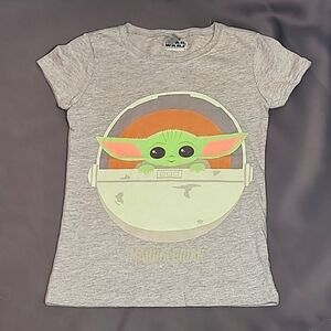 Girls Sz. 6 Baby Yoda T-shirt